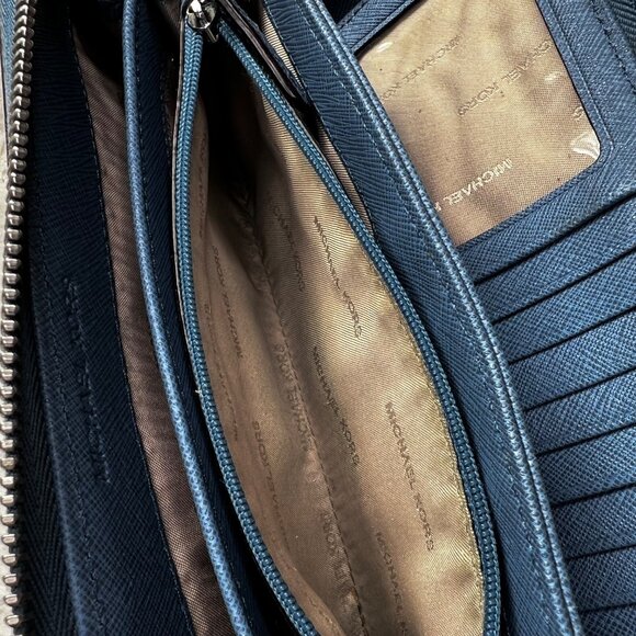 Michael Kors Jet Set Travel Wallet Wristlet Zip Around Card Holder Organizer - Picture 11 of 12